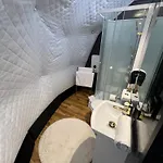 Caloroczny Jacuzzi Zieleniec Goat Glamp *