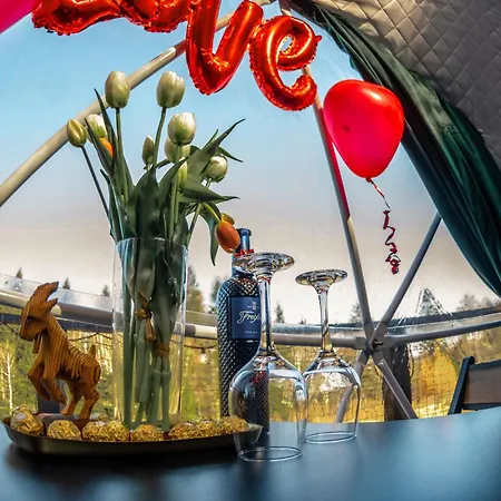 خيمة فخمة Caloroczny Jacuzzi Zieleniec Goat Glamp *