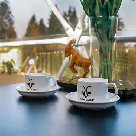 خيمة فخمة Caloroczny Jacuzzi Zieleniec Goat Glamp *