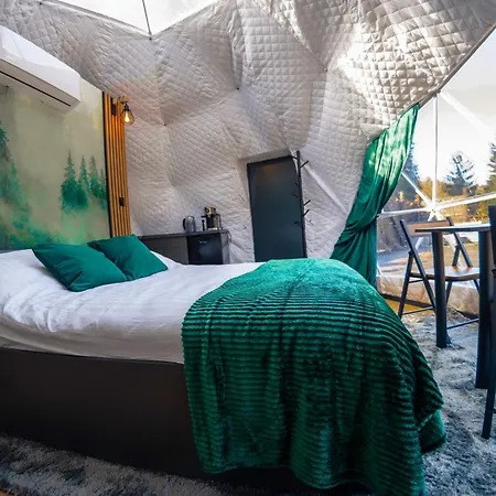 Caloroczny Jacuzzi Zieleniec Goat Glamp *