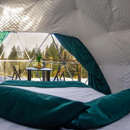 Caloroczny Jacuzzi Zieleniec Goat Glamp خيمة فخمة