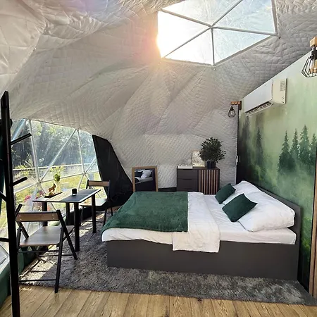 Caloroczny Jacuzzi Zieleniec Goat Glamp *