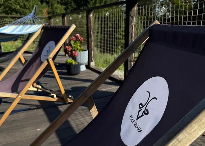 Campo de lujo Caloroczny Jacuzzi Zieleniec Goat Glamp *