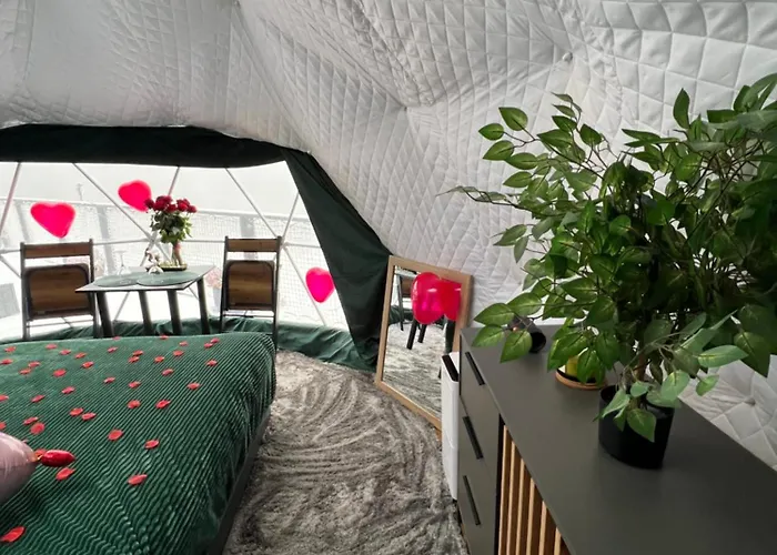 Caloroczny Jacuzzi Zieleniec Goat Glamp Campo de lujo